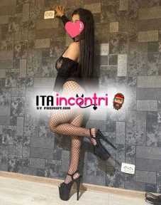 bellissima sexy alina 🥳🥳appena arrivata mi sposto anche .a casa tua . o hotel 😘 😘 😘