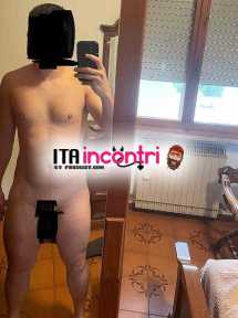ragazzo giovane caldo e passionale