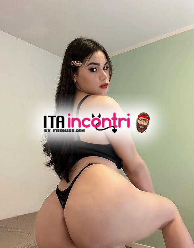 l'uragano è tornata piu bella e calda dopo tante richiesta è tornata 😏