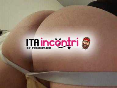 ragazzo maschio ben dotato che ama baciare