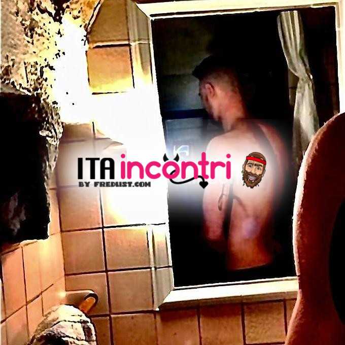 siamo coppia amici io 45 lei 36 cerchiamo amica divertirsi
